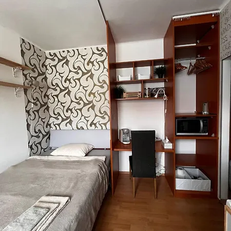 Petite Urban Oasis Apartment *