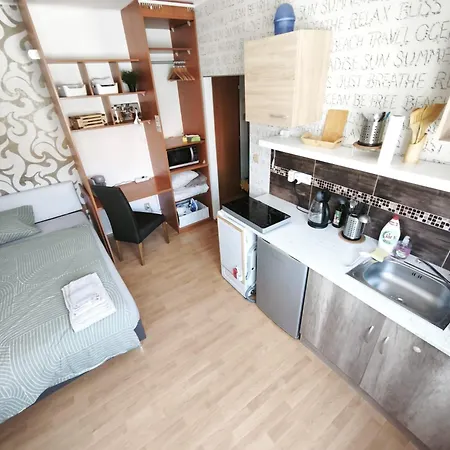 Petite Urban Oasis Apartamento