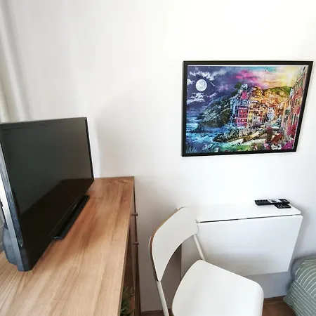 Petite Urban Oasis